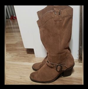 BareTraps Brown Heeled Boots